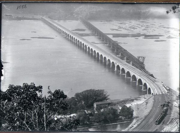 Current Rockville Bridge and old Iron Bridge Current and old Rockville Bridges